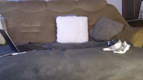 Snapshot of okayletschill chatting on February 8, 11:24 pm okayletschill online show from February 8, 11:24 pm