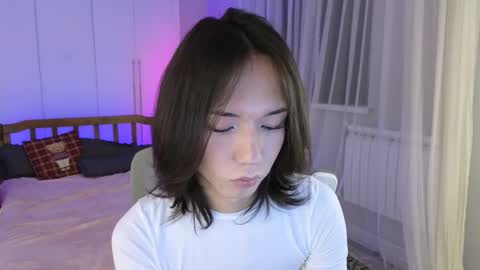 Ami online show from December 3, 1:23 pm