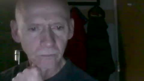 Snapshot of oldbuthorny62 chatting on October 18, 6:50 am oldbuthorny62 online show from October 18, 6:50 am