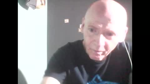 Snapshot of oldbuthorny62 chatting on February 27, 10:33 am oldbuthorny62 online show from February 27, 10:33 am