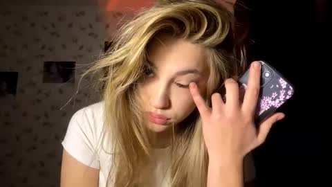 Kem online show from November 4, 3:24 pm