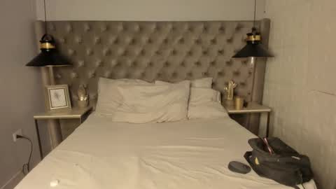 oliiverr22 online show from November 2, 1:11 pm