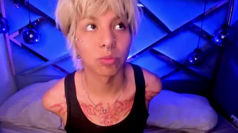 oliiverr22 online show from January 17, 2:15 pm