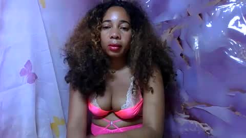 olinaa online show from June 8, 1:28 am