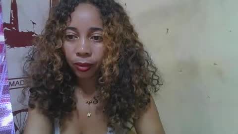 olinaa online show from April 11, 4:33 pm