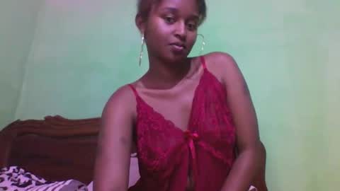 olinah610 online show from October 24, 9:59 pm