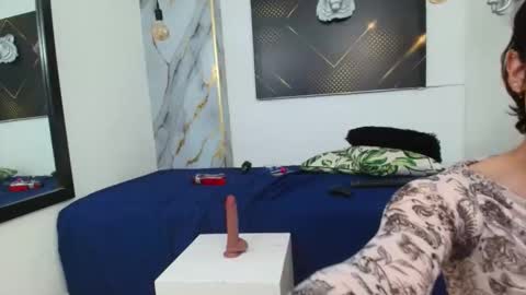 Oliver  online show from November 5, 10:45 pm