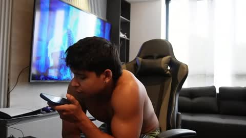 Oliver bray online show from April 7, 9:06 pm