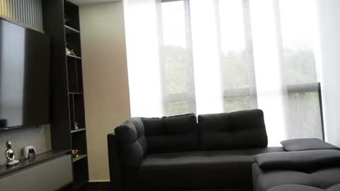 Oliver bray online show from April 18, 7:07 pm