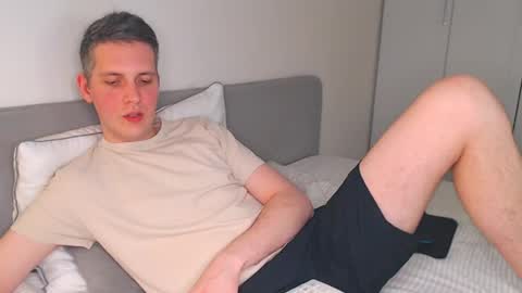 Oliver online show from April 19, 5:36 pm