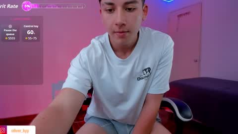 oliveeer online show from October 21, 7:50 pm