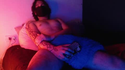 oliver_laid_2023 online show from January 5, 12:31 pm