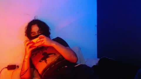 oliver_laid_2023 online show from December 31, 6:59 am