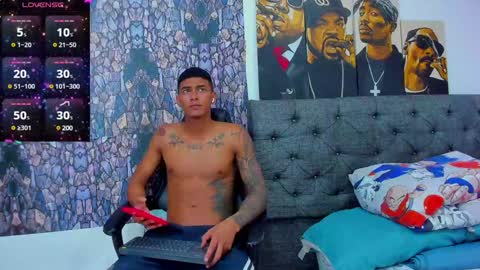 oliver_smith_2 online show from February 2, 5:59 pm