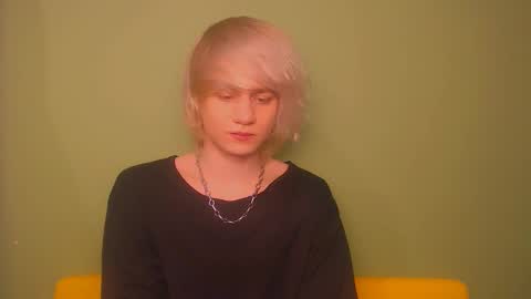 Snapshot of oliver_sweet_ chatting on February 9, 2:17 am Oliver online show from February 9, 2:17 am