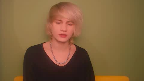 Snapshot of oliver_sweet_ chatting on January 28, 8:26 pm Oliver online show from January 28, 8:26 pm
