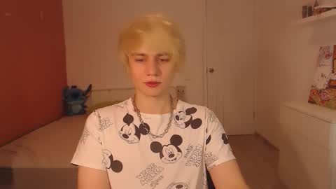 Snapshot of oliver_sweet_ chatting on September 11, 2:13 am Oliver online show from September 11, 2:13 am