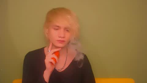 Snapshot of oliver_sweet_ chatting on December 11, 2:52 am Oliver online show from December 11, 2:52 am