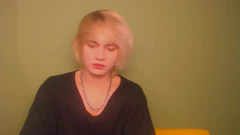 Snapshot of oliver_sweet_ chatting on January 26, 2:14 am Oliver online show from January 26, 2:14 am