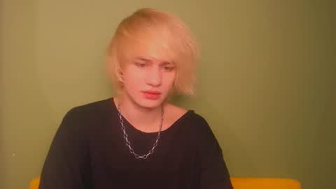 Snapshot of oliver_sweet_ chatting on January 7, 1:59 am Oliver online show from January 7, 1:59 am