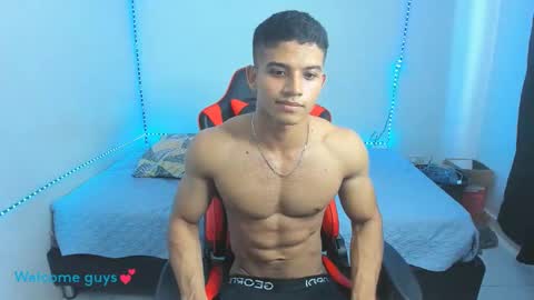 Snapshot of oliver_thompsson chatting on January 20, 8:07 pm oliver thompsson online show from January 20, 8:07 pm