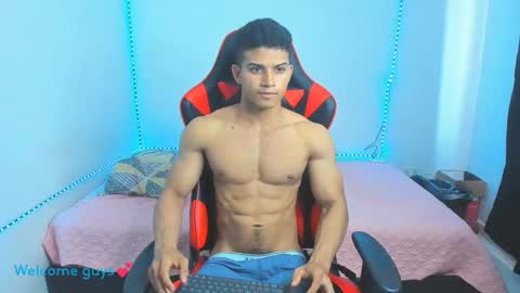 Snapshot of oliver_thompsson chatting on February 16, 6:54 pm oliver thompsson online show from February 16, 6:54 pm