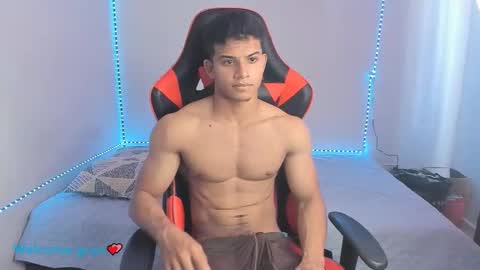 Snapshot of oliver_thompsson chatting on December 9, 7:29 pm oliver thompsson online show from December 9, 7:29 pm