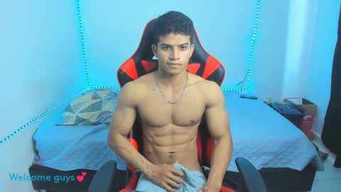 Snapshot of oliver_thompsson chatting on January 16, 1:58 pm oliver thompsson online show from January 16, 1:58 pm