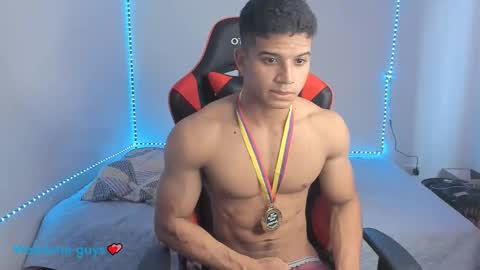 Snapshot of oliver_thompsson chatting on December 16, 6:49 pm oliver thompsson online show from December 16, 6:49 pm
