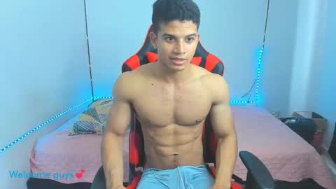 Snapshot of oliver_thompsson chatting on February 22, 8:31 pm oliver thompsson online show from February 22, 8:31 pm