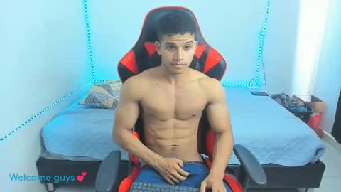 Snapshot of oliver_thompsson chatting on January 28, 6:39 pm oliver thompsson online show from January 28, 6:39 pm