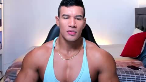 Snapshot of oliver_tommy chatting on September 17, 1:47 pm oliver_tommy online show from September 17, 1:47 pm