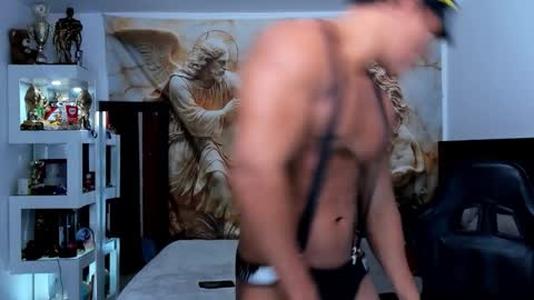 oliver_tommy online show from November 4, 3:35 pm