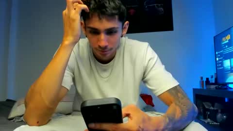 Oliver bennet online show from October 20, 11:54 pm