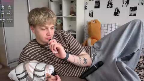 oliver online show from April 15, 12:08 pm