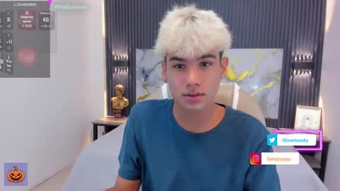 Oliver online show from October 4, 2:37 pm