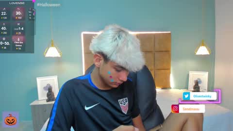 Oliver online show from October 8, 9:54 pm