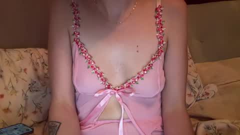 olivia2739 online show from June 5, 7:52 pm