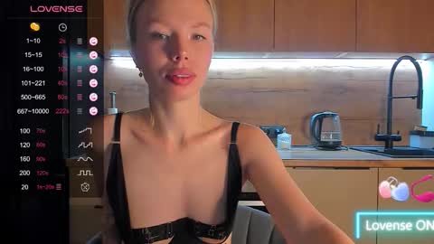 Olivia 3 online show from November 23, 9:24 pm