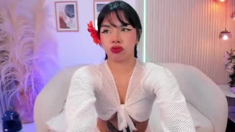 olivia_dluxe online show from November 3, 1:23 pm