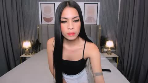 olivia_hotcummer online show from July 7, 7:23 am