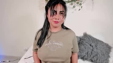 Snapshot of olivia_morrys chatting on January 29, 1:37 am Olivia happyness online show from January 29, 1:37 am