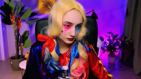 olivia_norton_ online show from October 31, 3:12 pm