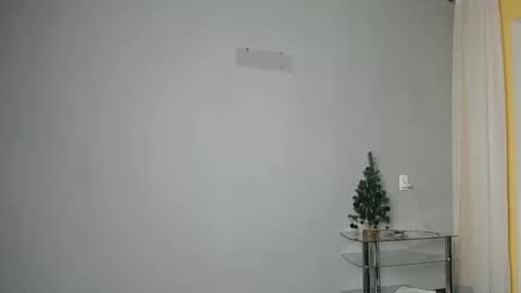 Snapshot of olivia_oliv chatting on January 30, 11:45 pm Olivia online show from January 30, 11:45 pm