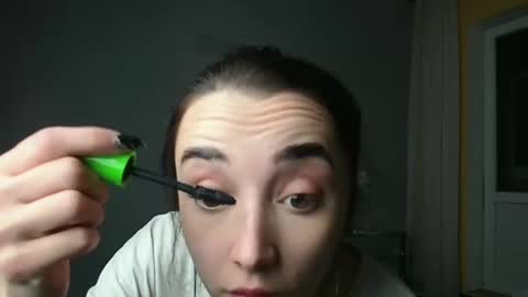 Snapshot of olivia_oliv chatting on January 27, 5:04 pm Olivia online show from January 27, 5:04 pm