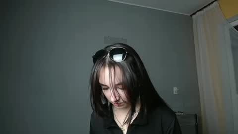 Snapshot of olivia_oliv chatting on March 6, 6:37 pm Olivia online show from March 6, 6:37 pm