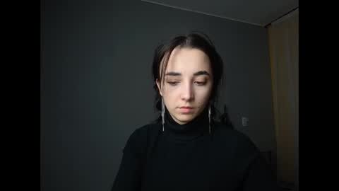 Snapshot of olivia_oliv chatting on February 17, 8:27 pm Olivia online show from February 17, 8:27 pm