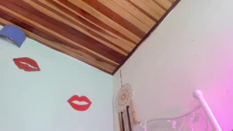 olivia_pretty_ online show from February 12, 1:30 am