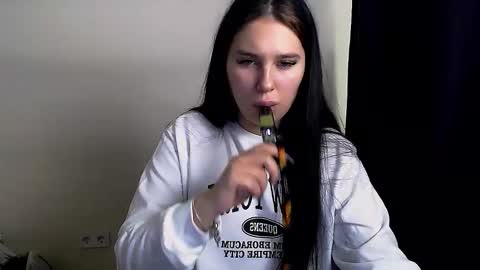 Olivia online show from November 4, 4:25 am