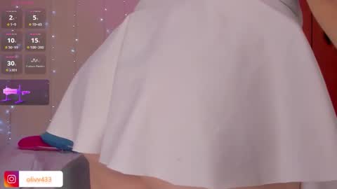 olivia_s19 online show from February 25, 12:03 am